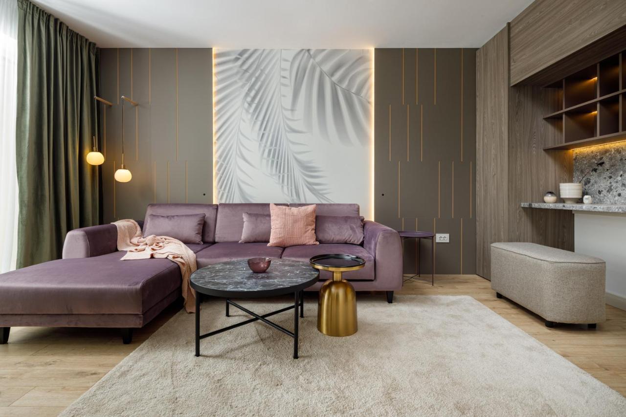 Appartamento Ada Homes Coresi 707 *
