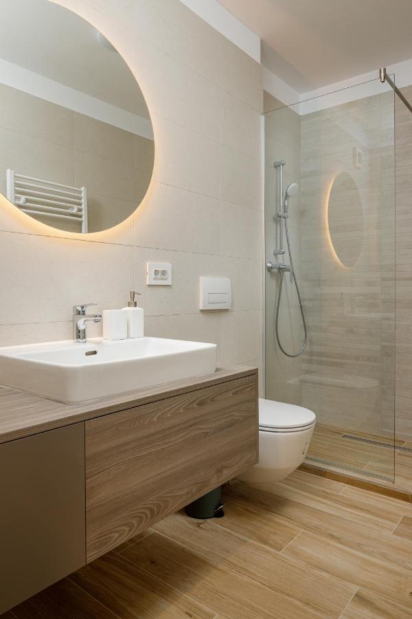 Ada Homes Coresi 707 Appartamento *